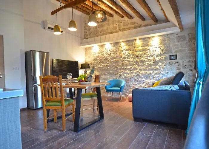 Elegant Rovinj Old Town Apartment - One Bedroom Apartment